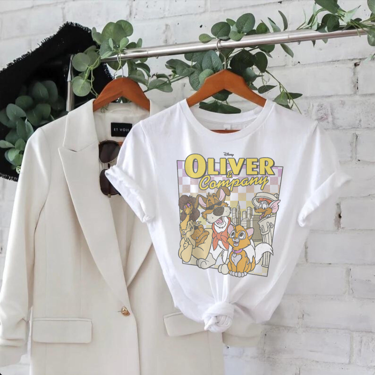 Oliver & the Crew - T-Shirt Unisex All Sizes