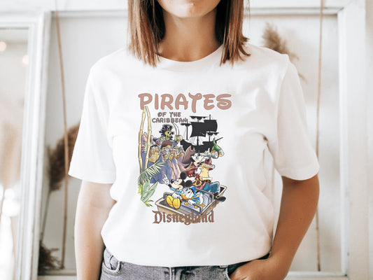 Pirates in Paradise with friends - T-Shirt Unisex All Sizes